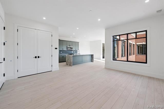 Builiding view one for 120 E Liberty, Milford, MI. 48381