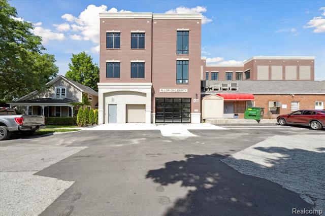 Builiding view thirty three for 120 E Liberty, Milford, MI. 48381