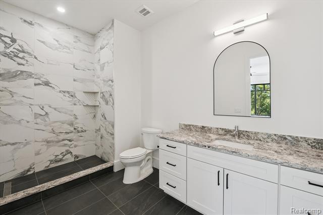 Builiding view twelve for 120 E Liberty, Milford, MI. 48381