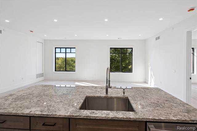 Builiding view twenty for 120 E Liberty, Milford, MI. 48381