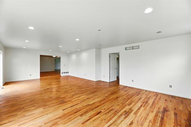 Builiding view eight for 15105 Carpenter, Three Oaks, MI. 49128