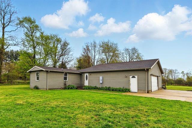 Builiding view twenty one for 15105 Carpenter, Three Oaks, MI. 49128