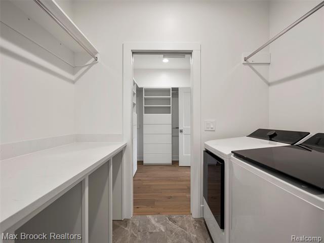 Builiding view eighteen for 7680 Parshallville, Fenton, MI. 48430