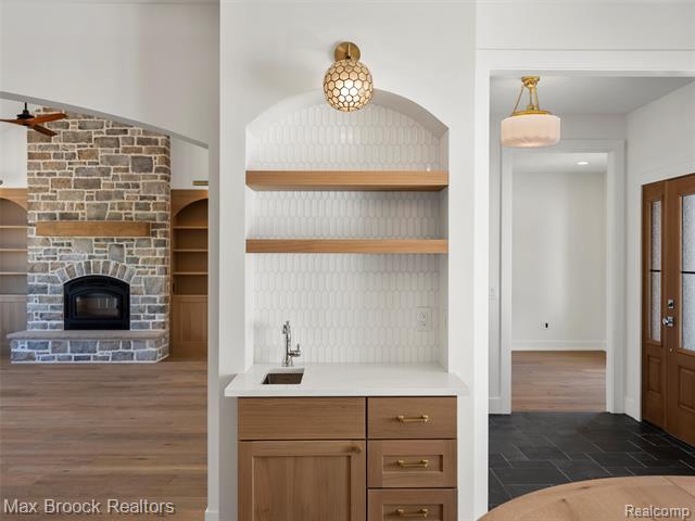 Builiding view eleven for 7680 Parshallville, Fenton, MI. 48430