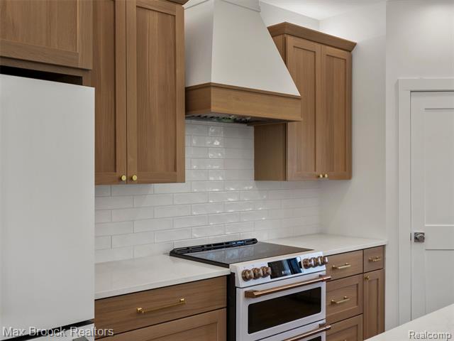 Builiding view five for 7680 Parshallville, Fenton, MI. 48430