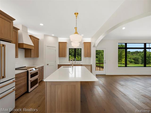 Builiding view four for 7680 Parshallville, Fenton, MI. 48430