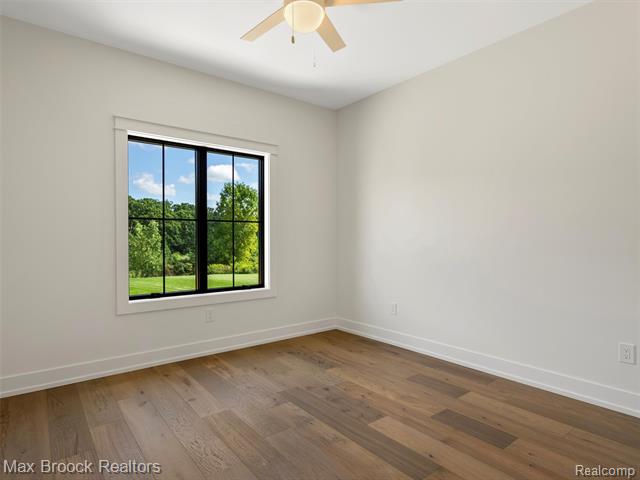 Builiding view nineteen for 7680 Parshallville, Fenton, MI. 48430