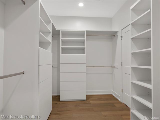 Builiding view seventeen for 7680 Parshallville, Fenton, MI. 48430