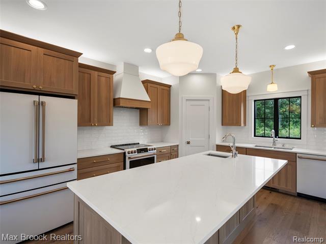 Builiding view three for 7680 Parshallville, Fenton, MI. 48430