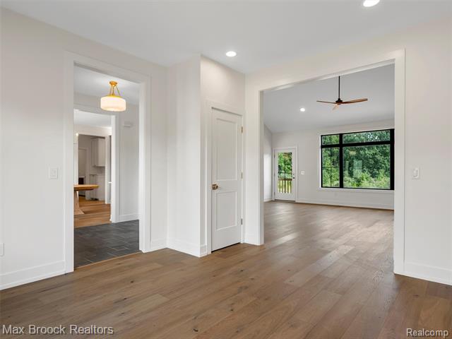 Builiding view twelve for 7680 Parshallville, Fenton, MI. 48430