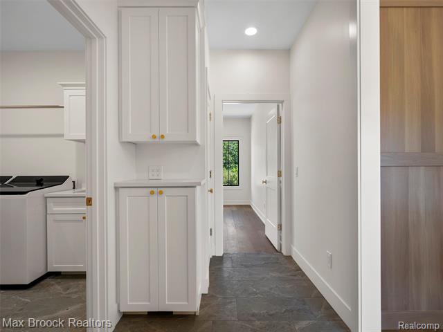 Builiding view twenty three for 7680 Parshallville, Fenton, MI. 48430