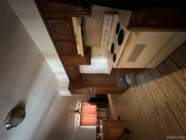 Builiding view nine for 3018 Dakota, Flint, MI. 48506