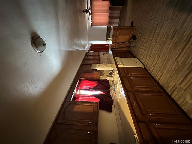 Builiding view ten for 3018 Dakota, Flint, MI. 48506