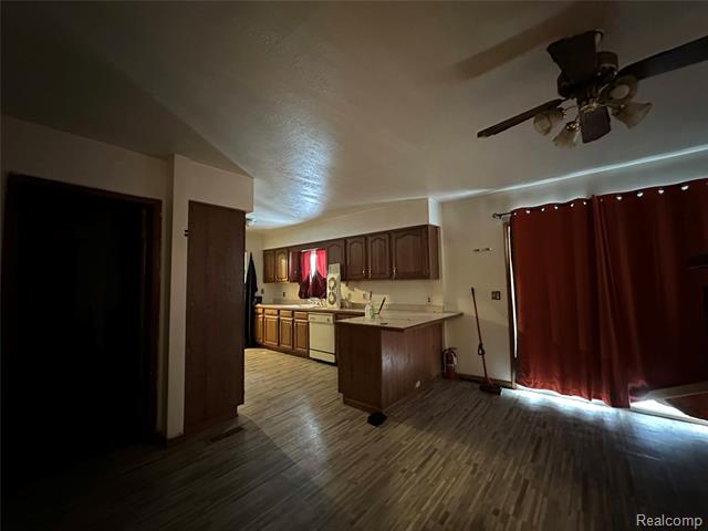 Builiding view thirteen for 3018 Dakota, Flint, MI. 48506