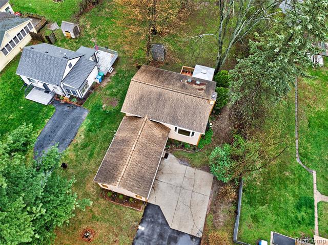 Builiding view eleven for 8360 Arlis, Commerce Township, MI. 48382