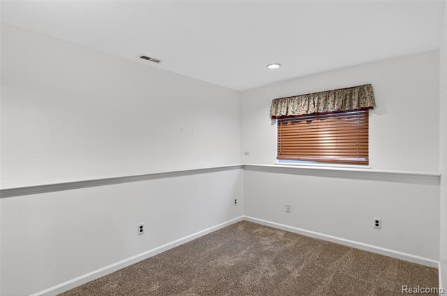 Builiding view forty six for 8360 Arlis, Commerce Township, MI. 48382