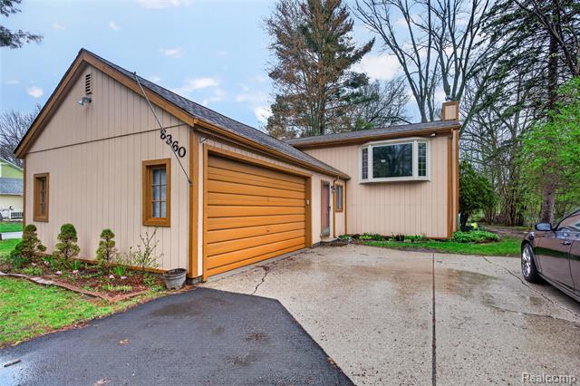 Builiding view one for 8360 Arlis, Commerce Township, MI. 48382