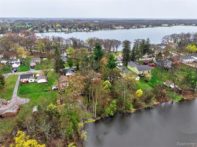 Builiding view twelve for 8360 Arlis, Commerce Township, MI. 48382
