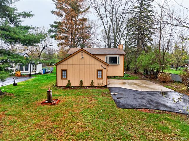 Builiding view two for 8360 Arlis, Commerce Township, MI. 48382