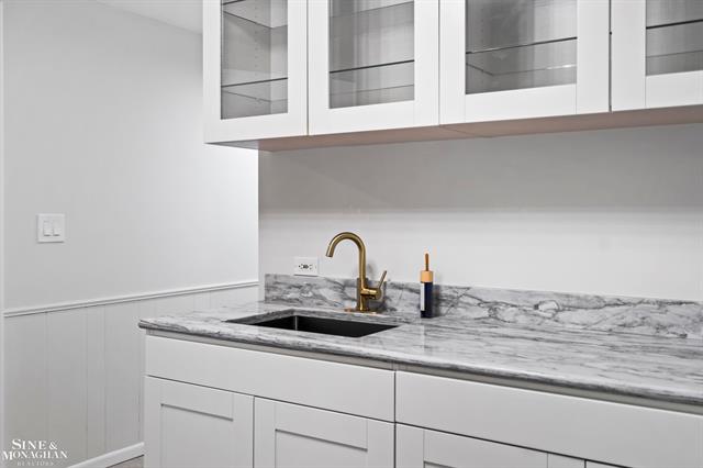 Builiding view fifteen for 431 Fairlane, Traverse City, MI. 49684