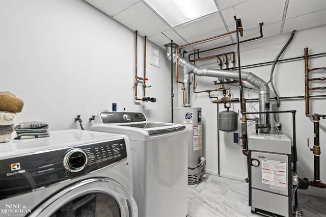 Builiding view fifty one for 431 Fairlane, Traverse City, MI. 49684