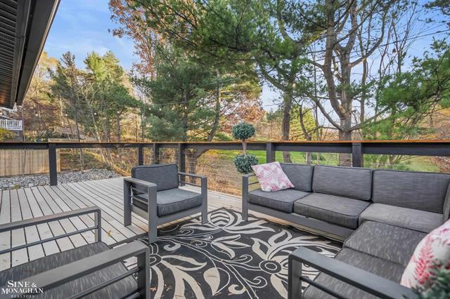 Builiding view fifty seven for 431 Fairlane, Traverse City, MI. 49684