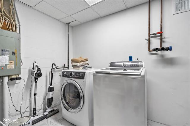 Builiding view fifty for 431 Fairlane, Traverse City, MI. 49684