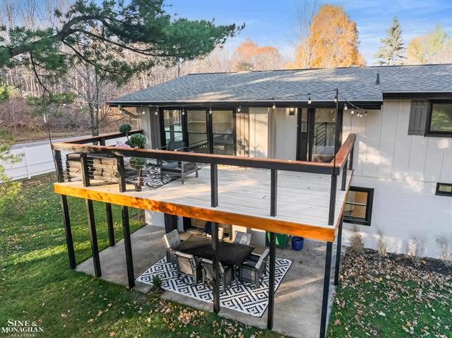 Builiding view sixty eight for 431 Fairlane, Traverse City, MI. 49684