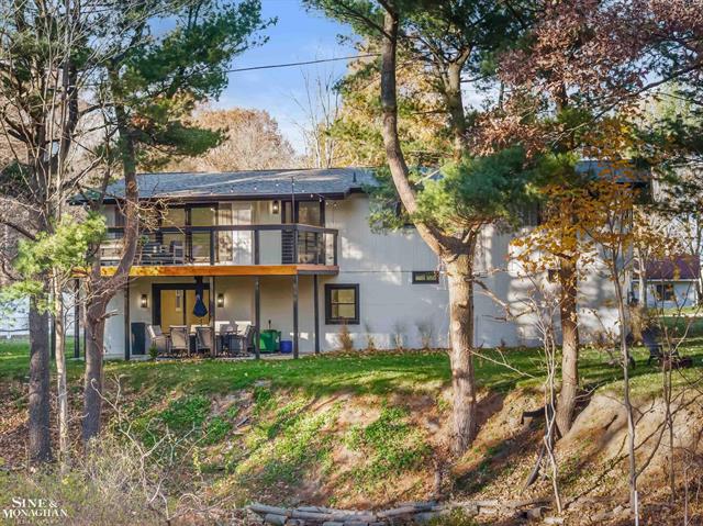 Builiding view sixty six for 431 Fairlane, Traverse City, MI. 49684