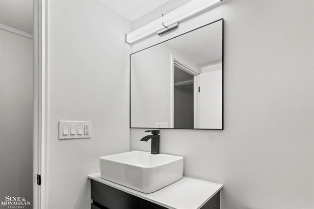 Builiding view thirty nine for 431 Fairlane, Traverse City, MI. 49684