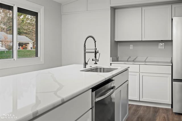 Builiding view twenty six for 431 Fairlane, Traverse City, MI. 49684