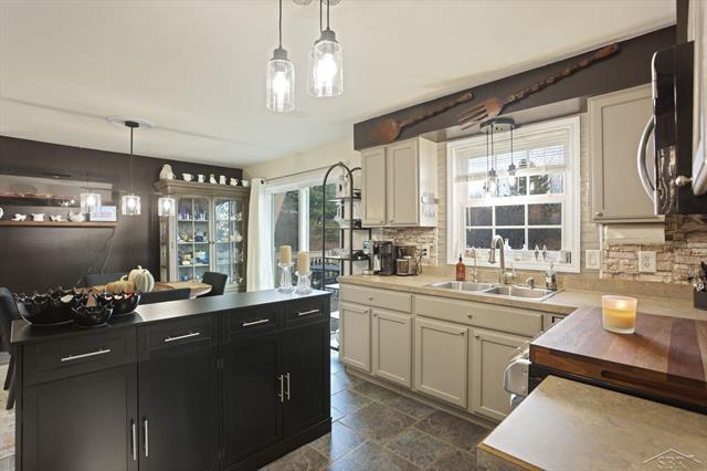 Builiding view fifteen for 2122 Heather, Gladwin, MI. 48624