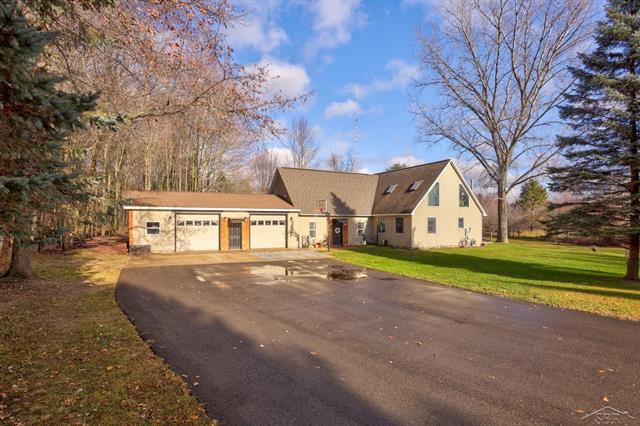 Builiding view forty two for 2122 Heather, Gladwin, MI. 48624