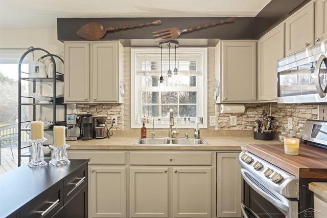 Builiding view fourteen for 2122 Heather, Gladwin, MI. 48624