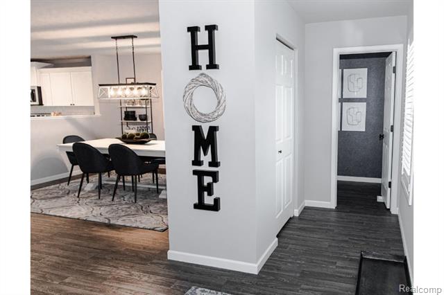 Builiding view twenty nine for 410 Settlers, Tecumseh, MI. 49286