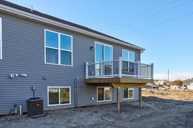 Builiding view fifty two for 11913 Smithfield, Holland, MI. 49424