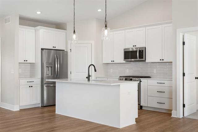 Builiding view twenty for 11905 Smithfield, Holland, MI. 49424