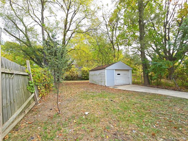 Builiding view seven for 16740 Stahelin, Detroit, MI. 48219