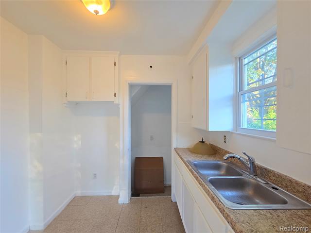 Builiding view three for 16740 Stahelin, Detroit, MI. 48219