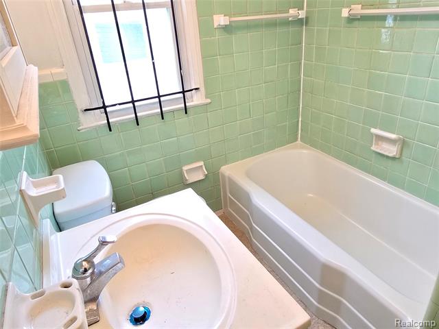 Builiding view twenty three for 16740 Stahelin, Detroit, MI. 48219