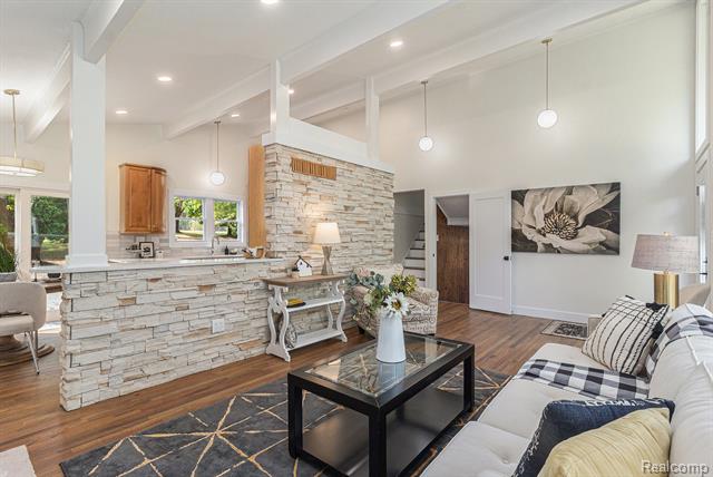 Builiding view four for 921 N Garner, Milford, MI. 48380