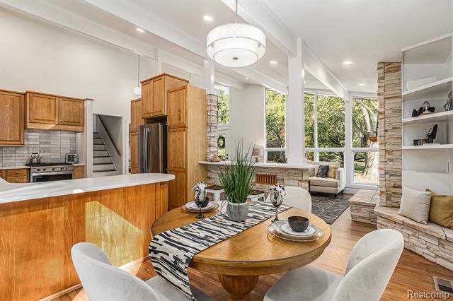 Builiding view seven for 921 N Garner, Milford, MI. 48380