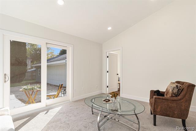 Builiding view sixteen for 921 N Garner, Milford, MI. 48380