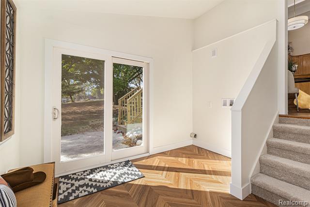 Builiding view thirteen for 921 N Garner, Milford, MI. 48380