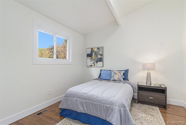 Builiding view twenty three for 921 N Garner, Milford, MI. 48380