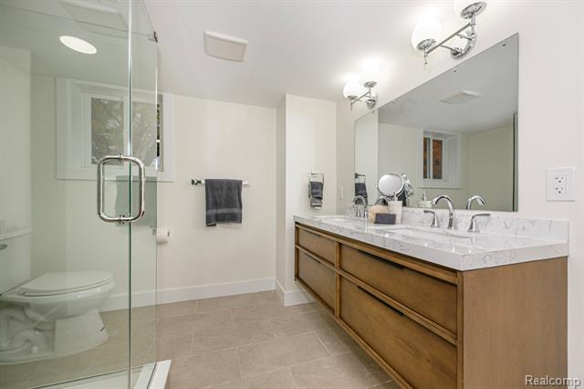 Builiding view twenty for 921 N Garner, Milford, MI. 48380