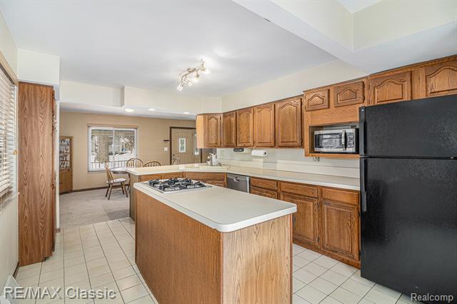 Builiding view nine for 3166 Arbutus, Commerce Township, MI. 48382