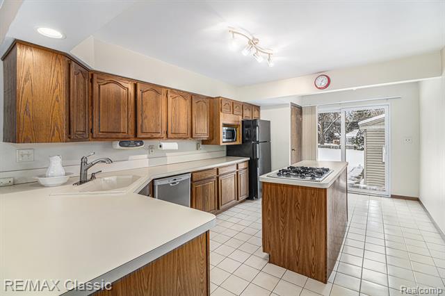 Builiding view seven for 3166 Arbutus, Commerce Township, MI. 48382