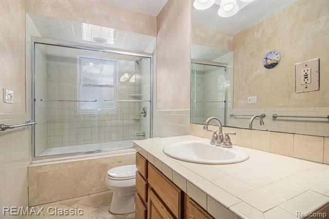 Builiding view sixteen for 3166 Arbutus, Commerce Township, MI. 48382