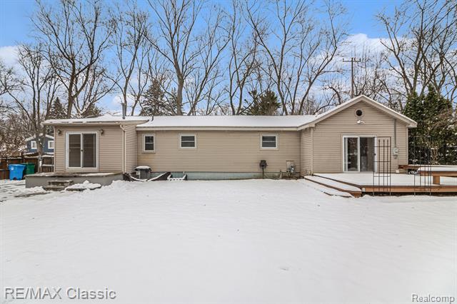 Builiding view twenty nine for 3166 Arbutus, Commerce Township, MI. 48382